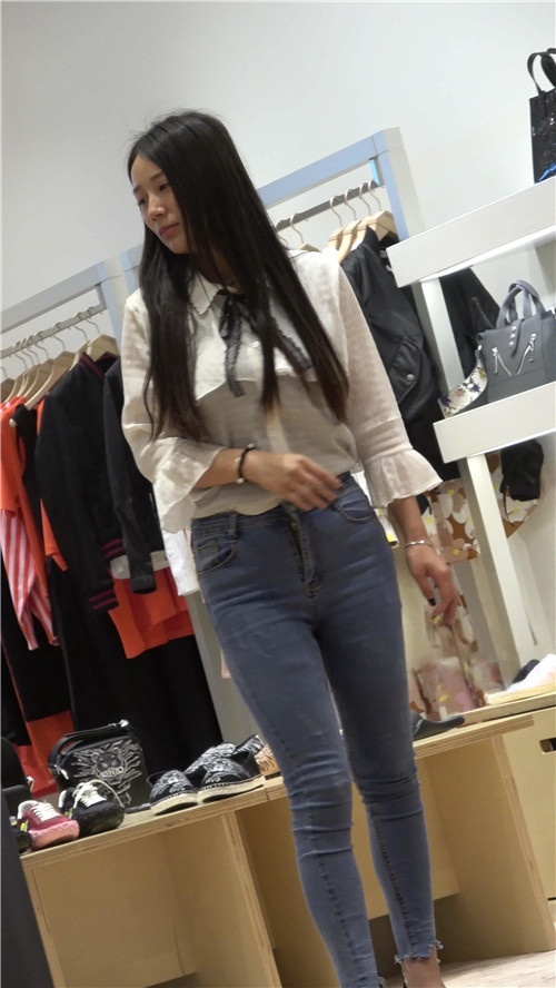 超紧蓝牛美女[870M/MP4]