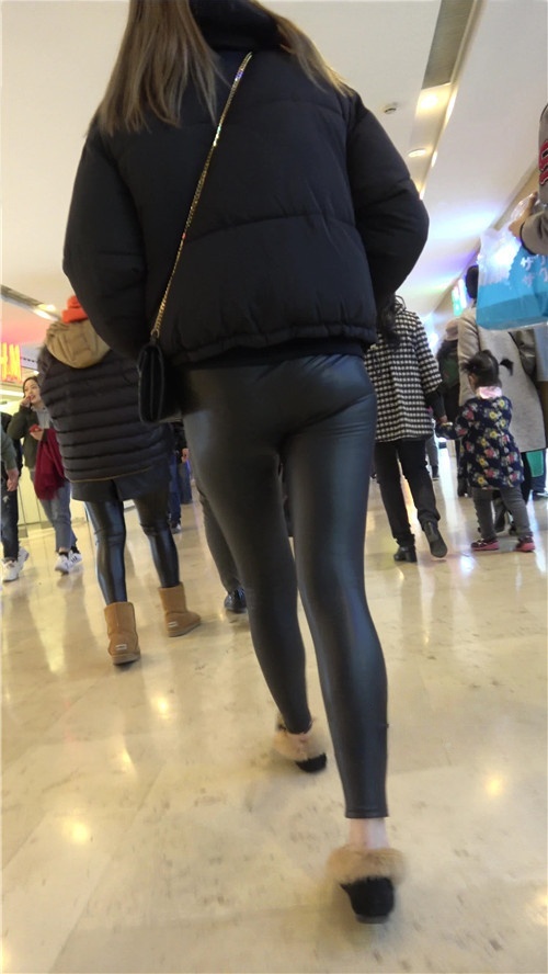 性感的皮裤美女[1.19G/MP4]