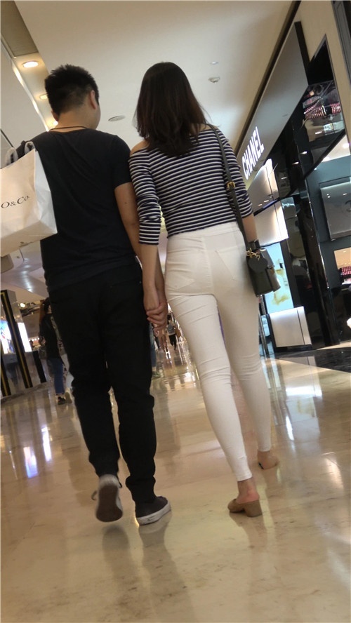 长腿白色紧身裤小姐姐[1012M/MP4]