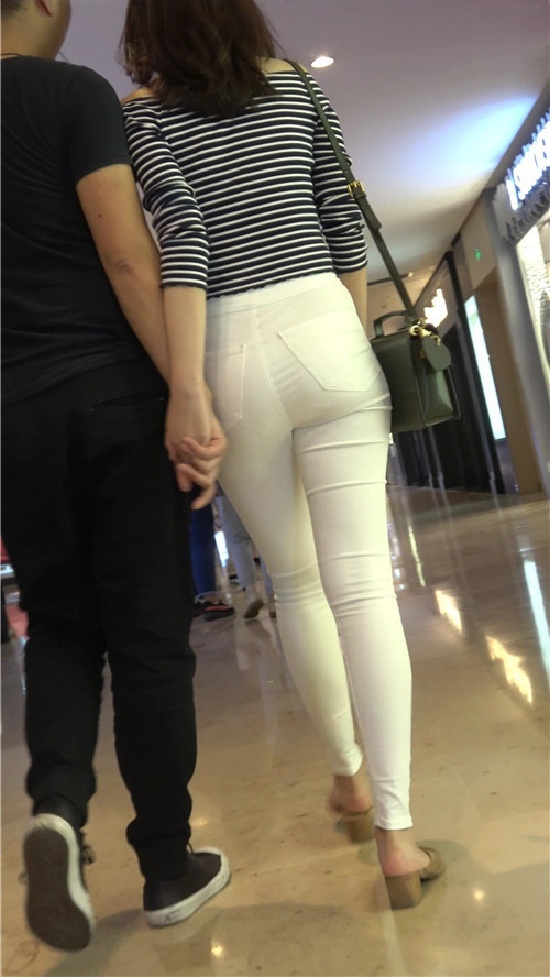 长腿白色紧身裤小姐姐[1012M/MP4]