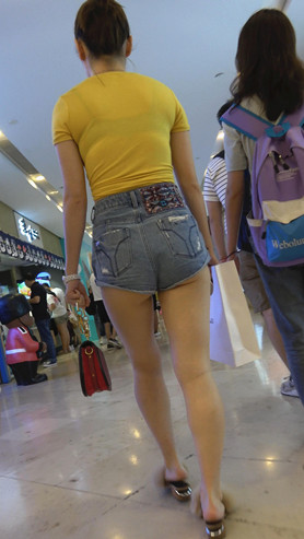 黄衣高腰热裤月牙美女[1.22G/MP4]