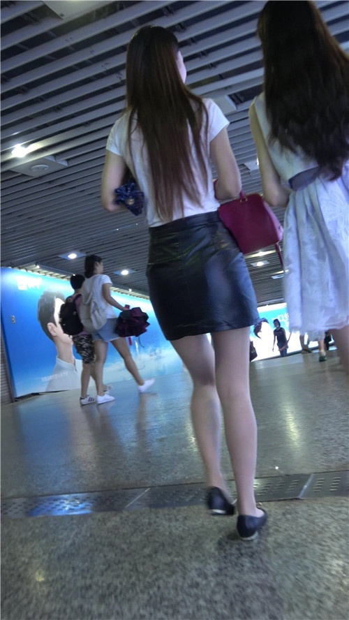 黑色皮裙小姐姐[1.26G/MP4]