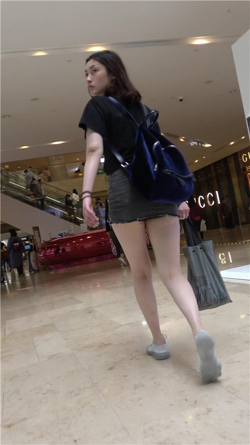 丰腴热裤小姐姐[509M/MP4]