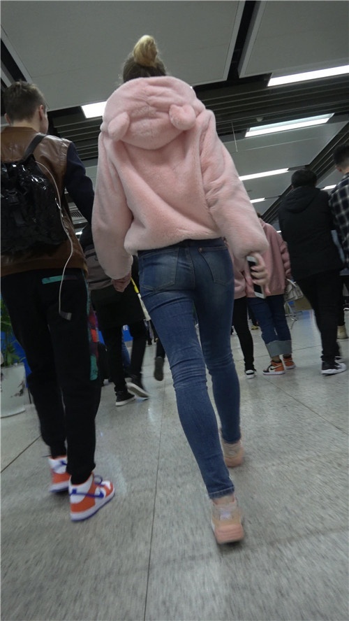 两组国外小妹[637M/MP4]