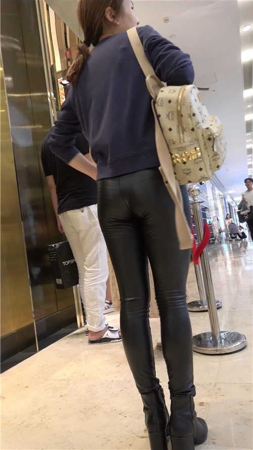 黑色皮裤MM[832M/MP4]