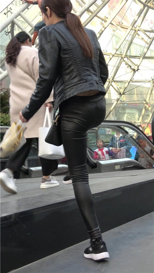 黑色皮裤MM[832M/MP4]