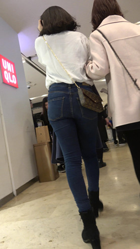 街拍三组牛仔裤MM[839M/MP4]