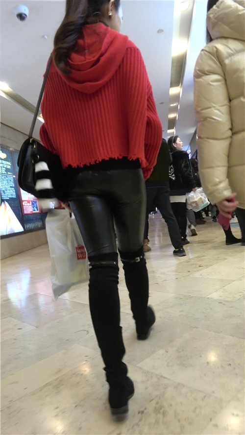 三组紧身皮裤美女[1.09G/MP4]