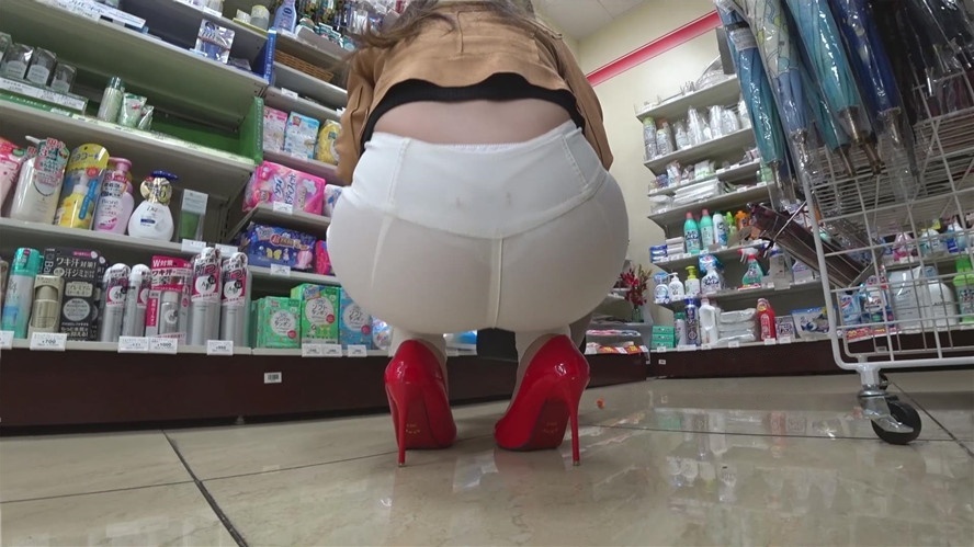 白色紧身裤美屯美眉[1.39G/MP4]