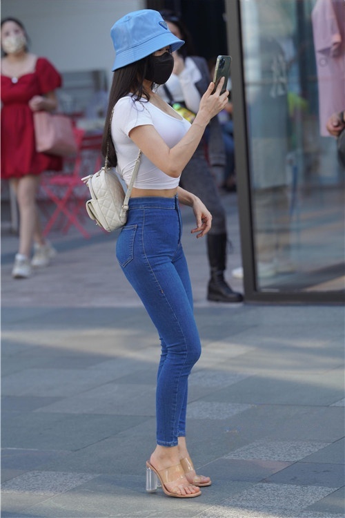 紧牛美女(78P)[1.11G/JPG]