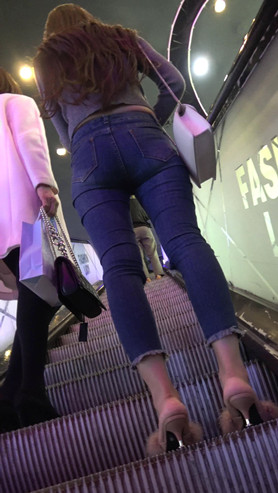 两组牛仔裤MM[1.18G/MP4]