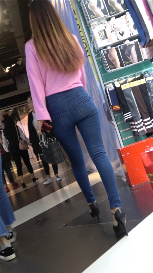 粉衣牛仔裤高腰美女[916M/MP4]