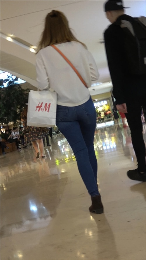 两组紧身牛仔裤妹子[892M/MP4]