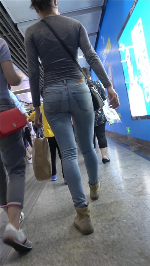 牛仔紧身长裤MM[1.04G/MP4]