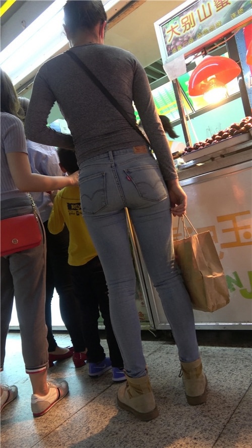 牛仔紧身长裤MM[1.04G/MP4]