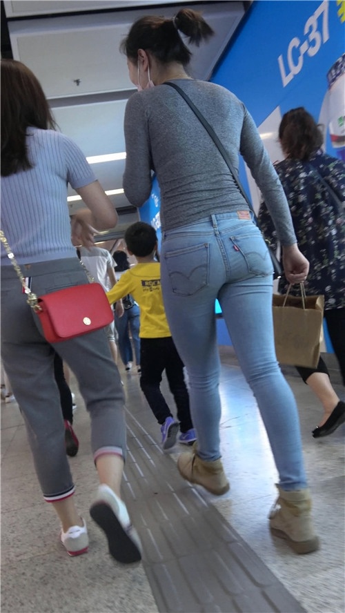 牛仔紧身长裤MM[1.04G/MP4]