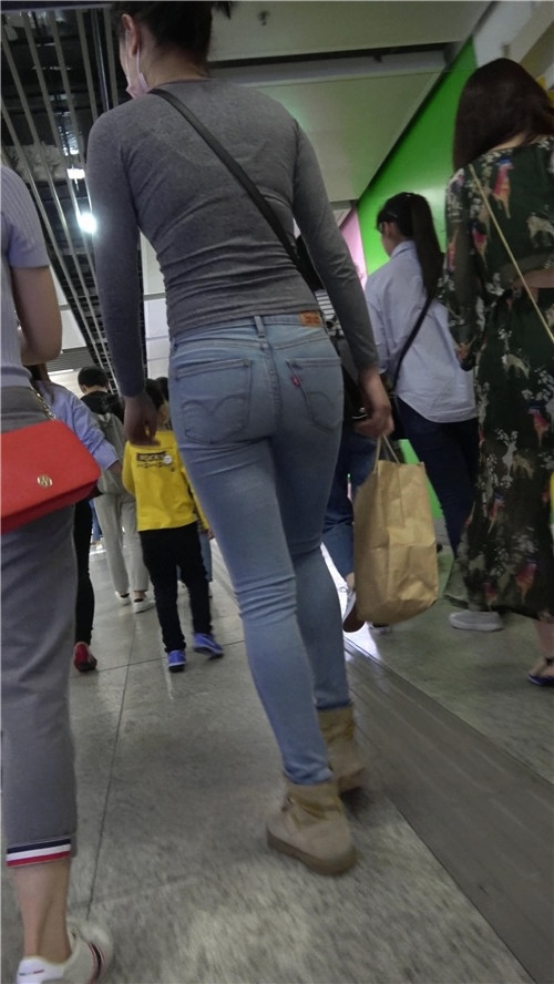 牛仔紧身长裤MM[1.04G/MP4]