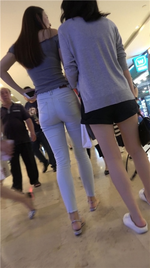 浅牛紧身裤美女[879M/MP4]