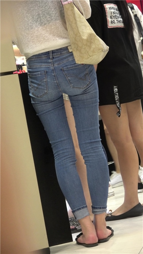 薄纱蓝牛美女[1.1G/MP4]