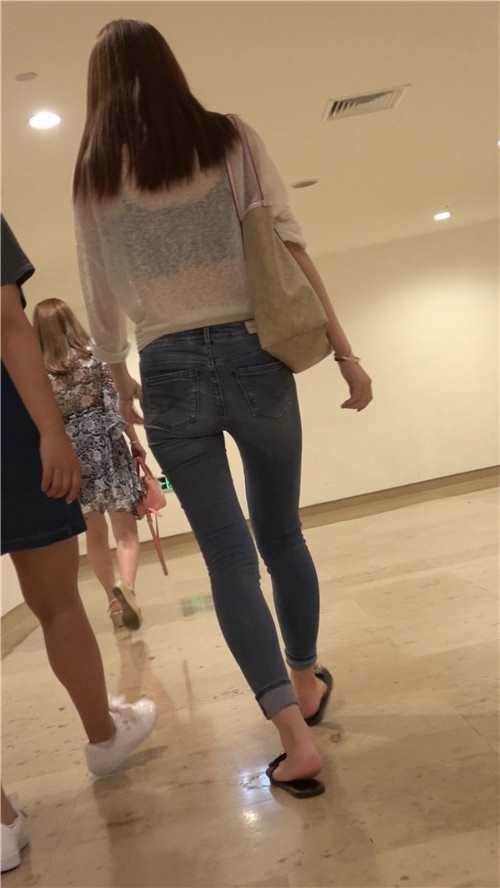 薄纱蓝牛美女[1.1G/MP4]