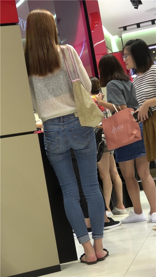 薄纱蓝牛美女[1.1G/MP4]