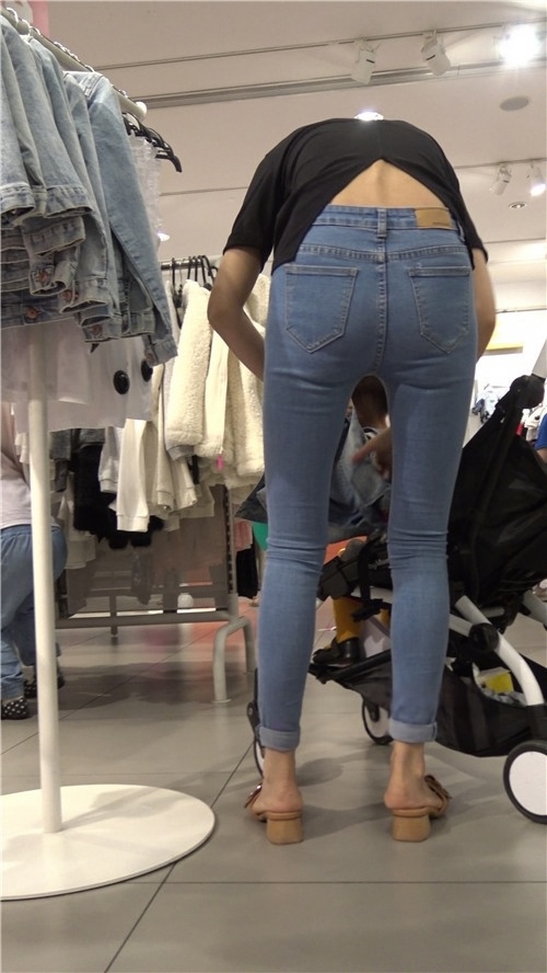 带着宝宝的牛仔美妇[1.78G/MP4]