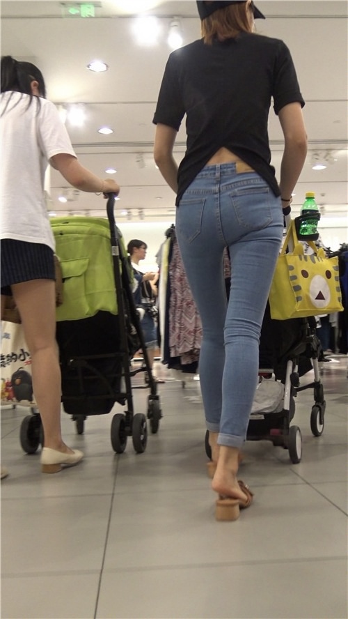 带着宝宝的牛仔美妇[1.78G/MP4]