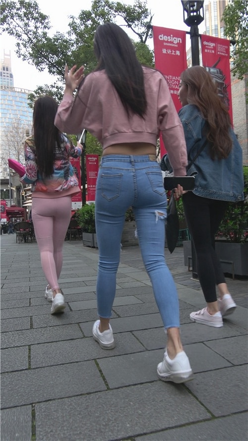 露腰极品紧身牛仔裤美女二[520M/MP4]