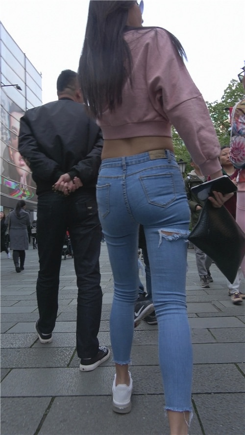 露腰极品紧身牛仔裤美女二[520M/MP4]