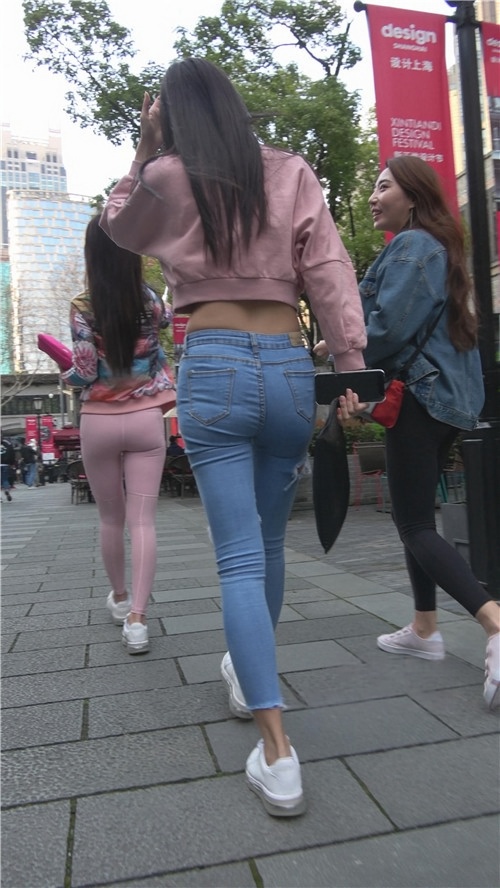 露腰极品紧身牛仔裤美女二[520M/MP4]