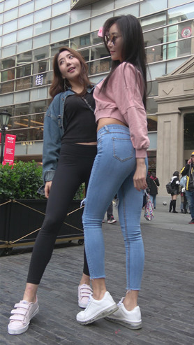 露腰极品紧身牛仔裤美女二[520M/MP4]