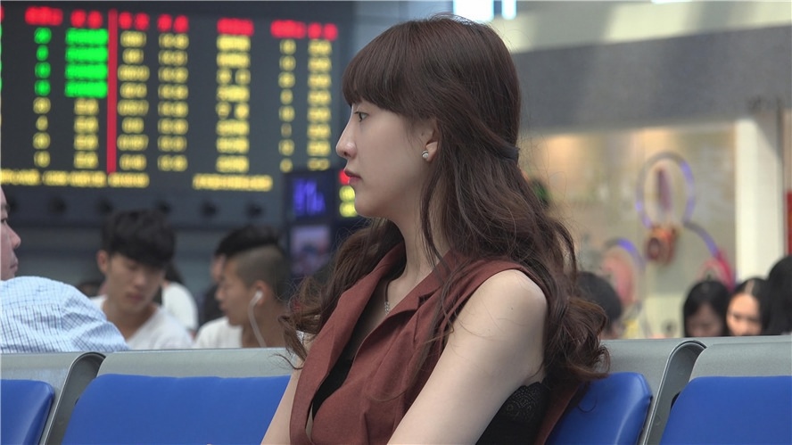 漂亮的美腿女孩[1.65G/MP4]