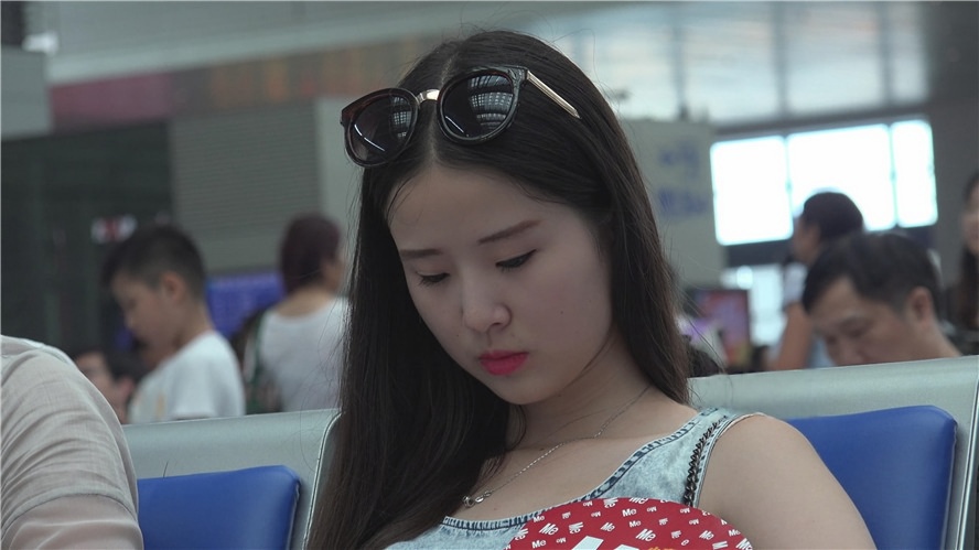 漂亮的白嫩美女[3.89G/MP4]