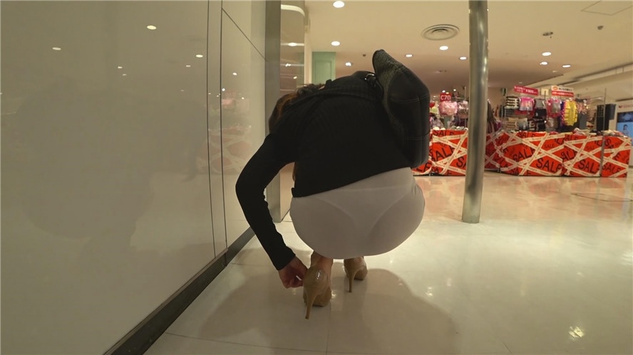 白色包屯紧身圆润妹子[1.2G/MP4]