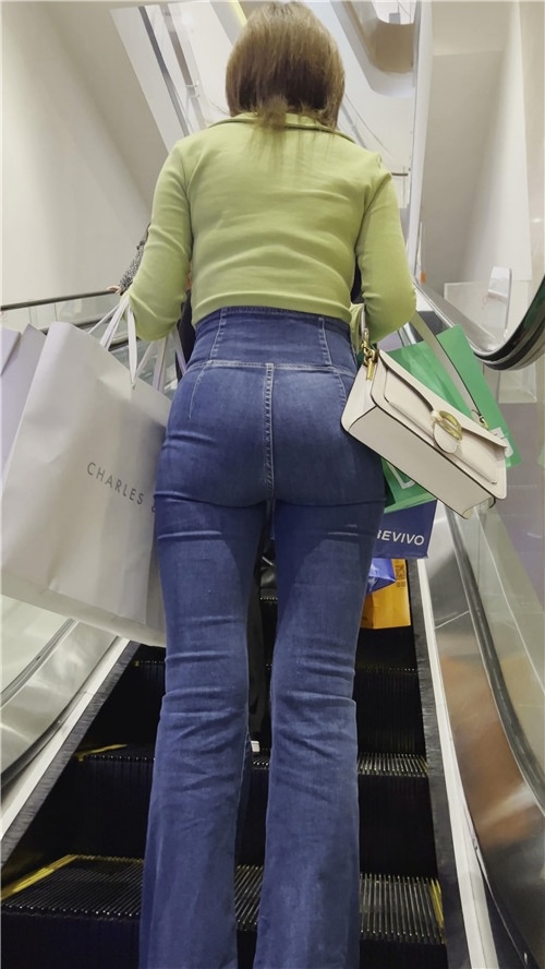 高腰牛仔裤美女[3.06G/MP4]