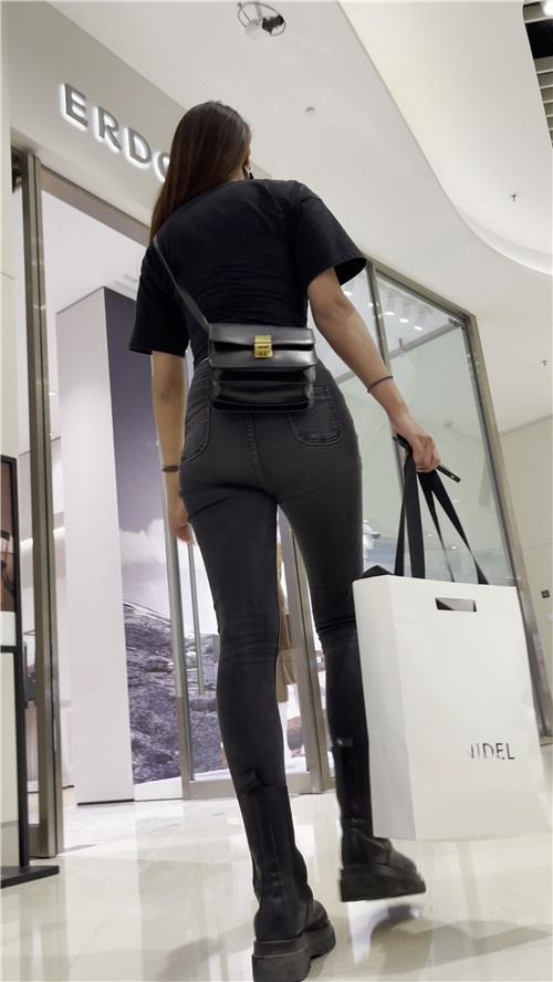 长腿蜜桃美女[6.64G/MP4]