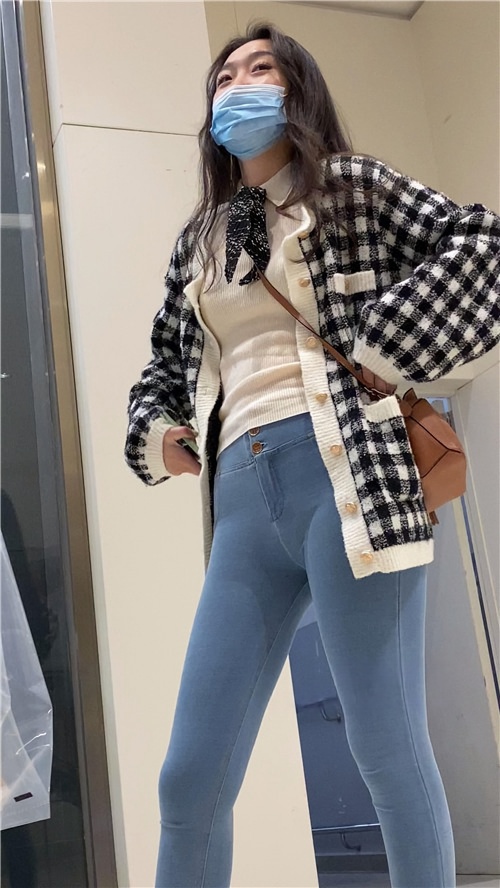 漂亮的蓝牛美女[714M/MP4]