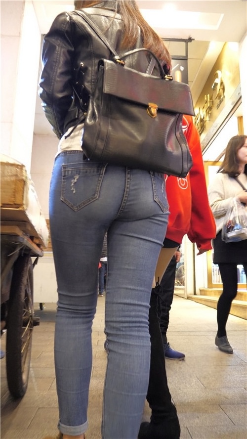 蓝色紧牛MM[2.3G/MP4]