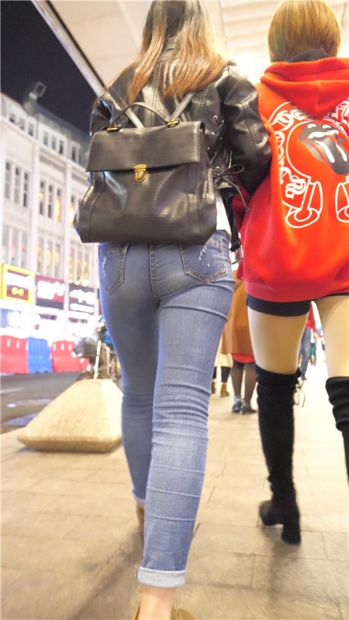 蓝色紧牛MM[2.3G/MP4]