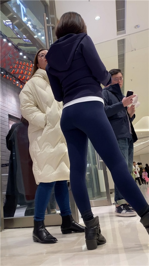 紧身短发美妇[3.22G/MP4]