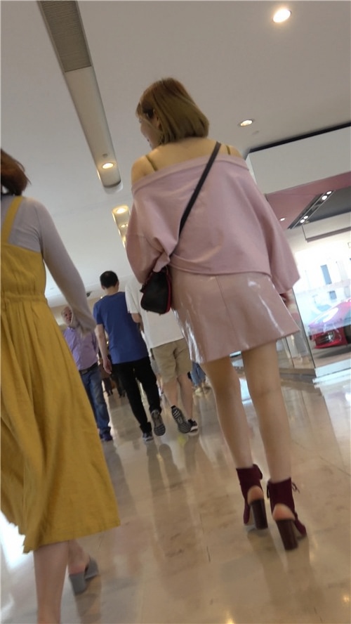 三组皮裙美女[828M/MP4]