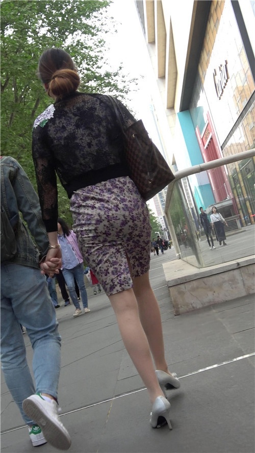 包屯花裙MM[899M/MP4]