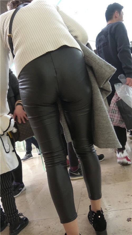 紧身皮裤美妇[693M/MP4]