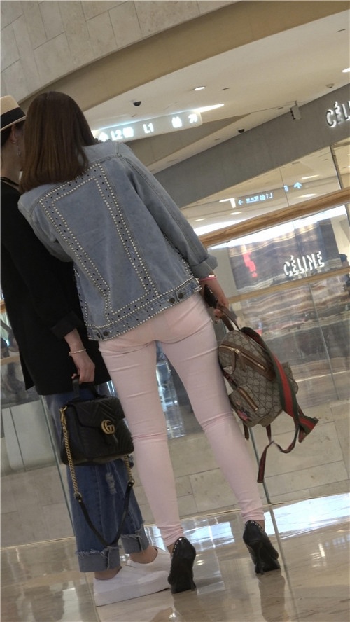 街拍两组粉裤和牛仔MM[982M/MP4]