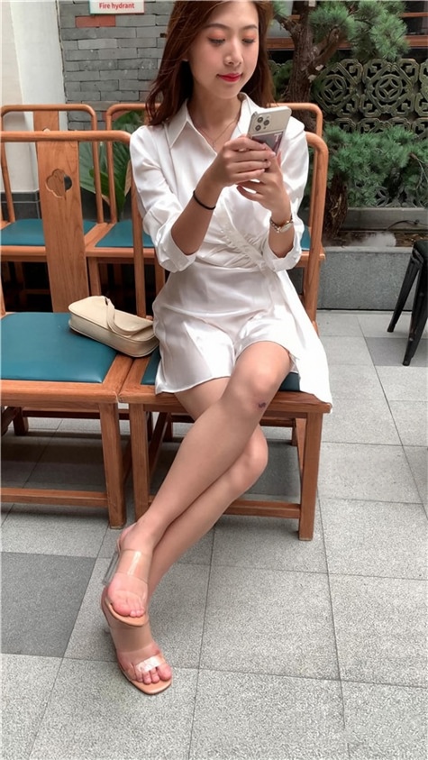 （视频+套图）白衣飘飘的小姐姐 [8.18G/MP4]