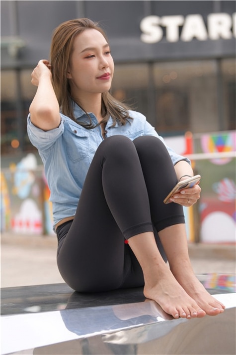 （视频+套图）黑色瑜伽裤青春女孩 [9.86G/MP4]