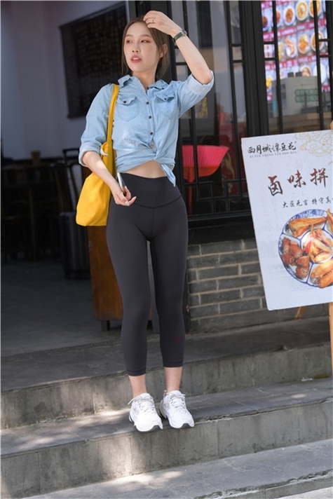 （视频+套图）黑色瑜伽裤青春女孩 [9.86G/MP4]