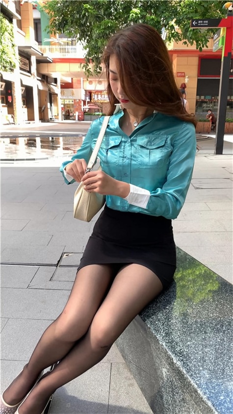 （视频+套图）黑丝小姐姐 [7.42G/MP4]