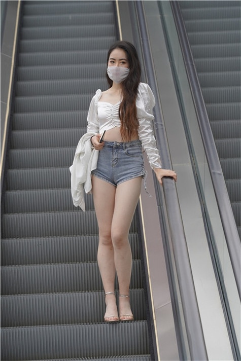 （视频）大长腿美女 [10.99G/MP4]