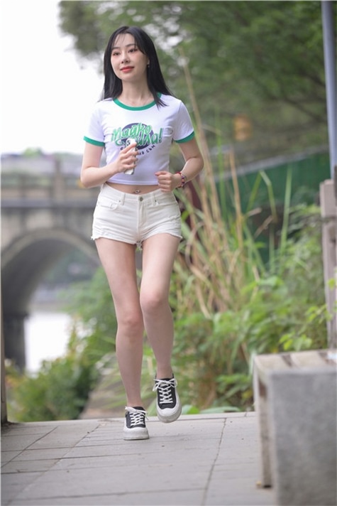 （视频+套图）公园美女 [6.51G/MP4]